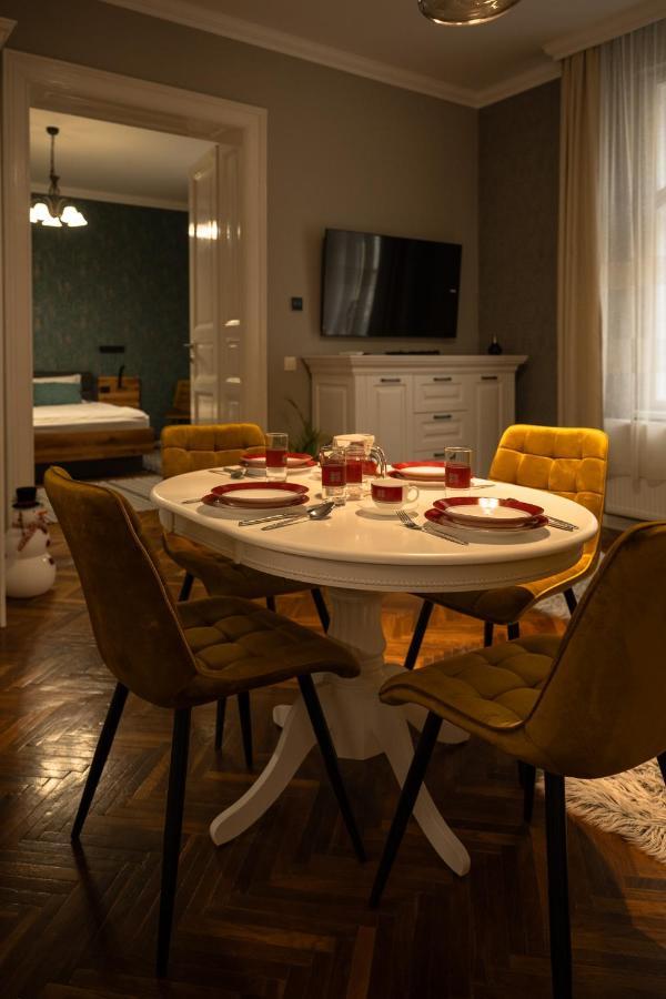Like Apartment *